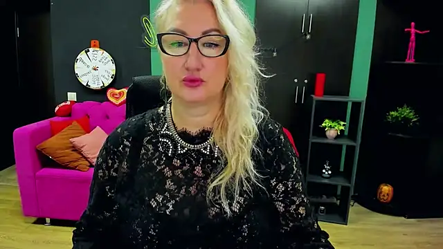 ChristyBrooks online show from 11.19.25