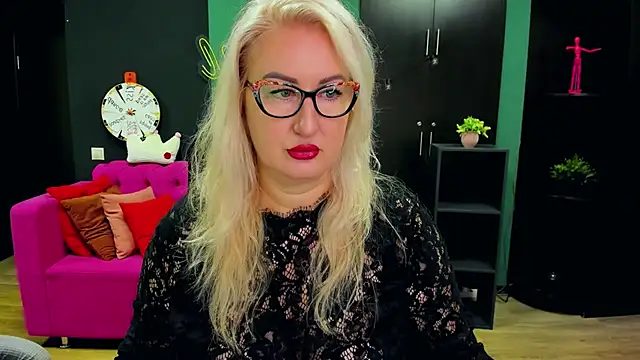 ChristyBrooks online show from 11.25.25