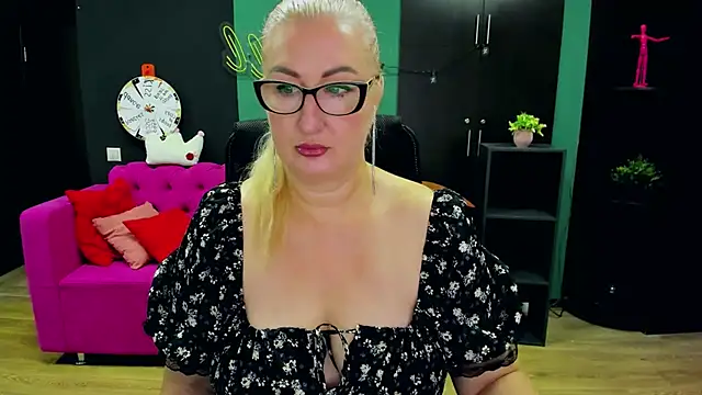 ChristyBrooks online show from 11.26.25