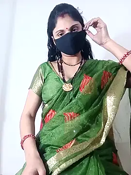 Snapshot of Cute-Aadhvita chatting on 02.08.25 Cute-Aadhvita online show from 02.08.25