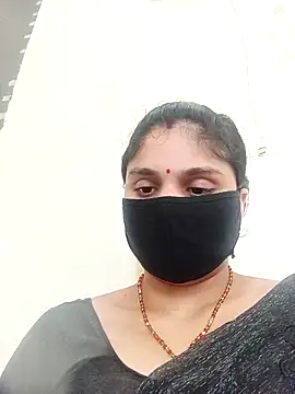 Snapshot of Cute-Aadhvita chatting on 10.08.25 Cute-Aadhvita online show from 10.08.25