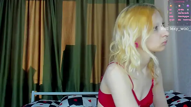 Lexy-Woorhez online show from 03.15.26