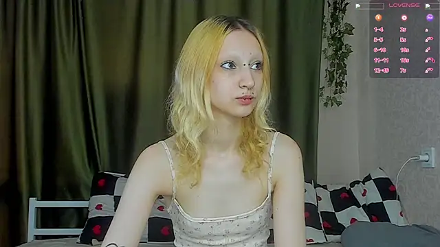 Snapshot of Lexy-Woorhez chatting on 05.06.26 Lexy-Woorhez online show from 05.06.26