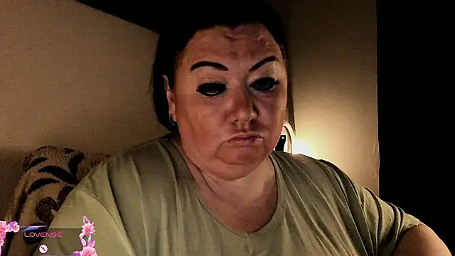 Snapshot of SexxyDreams1 chatting on 10.05.25 SexxyDreams1 online show from 10.05.25