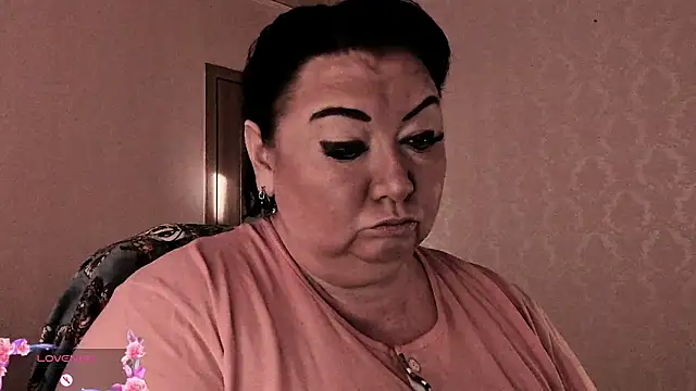 Snapshot of SexxyDreams1 chatting on 12.16.25 SexxyDreams1 online show from 12.16.25