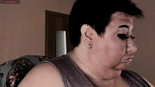Snapshot of SexxyDreams1 chatting on 06.30.26 SexxyDreams1 online show from 06.30.26