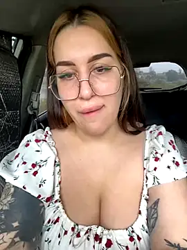 VikiDemi online show from 09.18.25