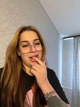 VikiDemi online show from 09.28.25