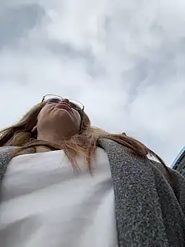 VikiDemi online show from 12.15.25