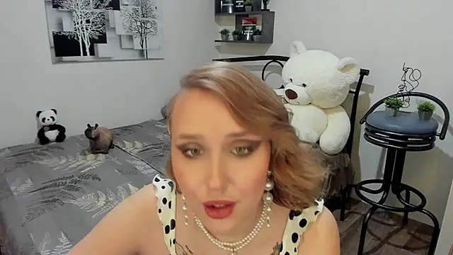 LinaTruly online show from 03.20.25