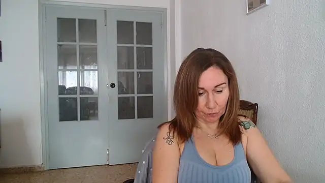 Snapshot of TamaraSweetxo chatting on 03.10.25 TamaraSweetxo online show from 03.10.25