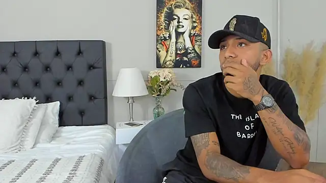 Snapshot of Robin_Rief chatting on 02.10.25 Robin Rief online show from 02.10.25