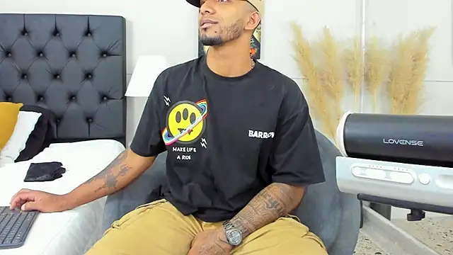 Snapshot of Robin_Rief chatting on 02.24.25 Robin Rief online show from 02.24.25