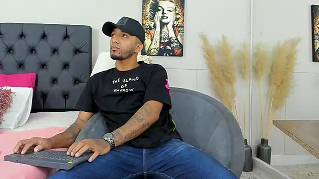 Snapshot of Robin_Rief chatting on 03.09.25 Robin Rief online show from 03.09.25