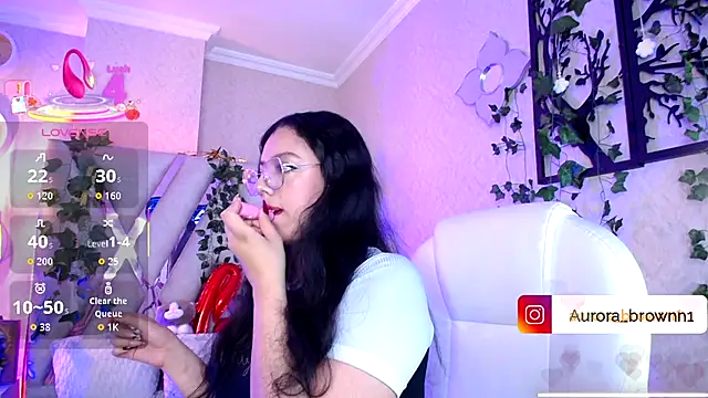 Aurora Brownn online show from 11.28.25