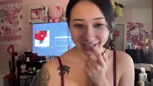 Snapshot of tokyobaby chatting on 12.17.24 tokyobaby online show from 12.17.24