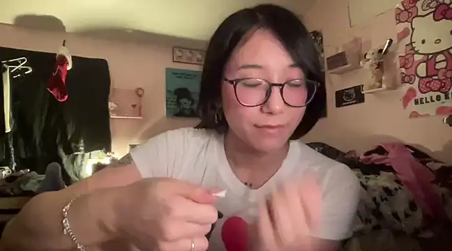 Snapshot of tokyobaby chatting on 12.25.24 tokyobaby online show from 12.25.24