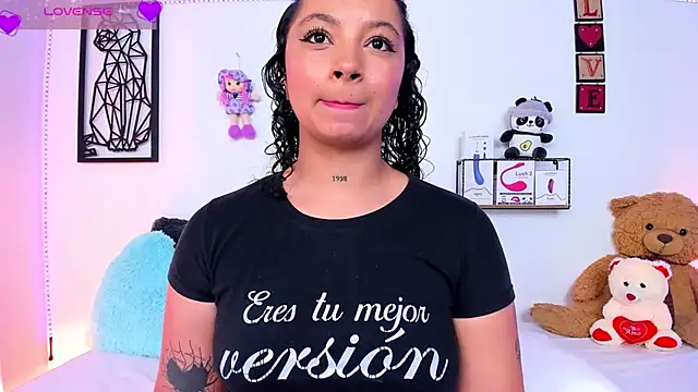 Mari Sweett online show from 03.22.25