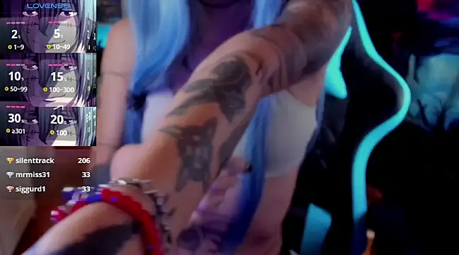 Snapshot of _sakae_ chatting on 02.23.25  sakae  online show from 02.23.25