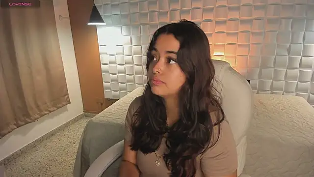 Ariana Pierce online show from 09.28.25