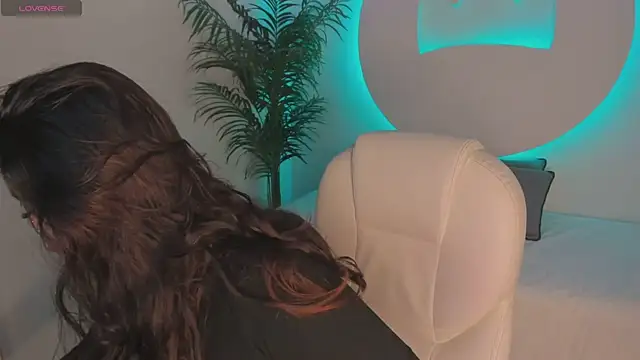 Ariana Pierce online show from 10.14.25