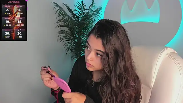 Ariana Pierce online show from 10.18.25