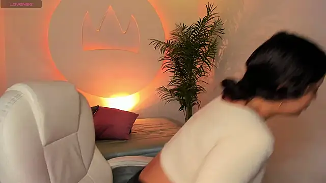 Ariana Pierce online show from 11.28.25