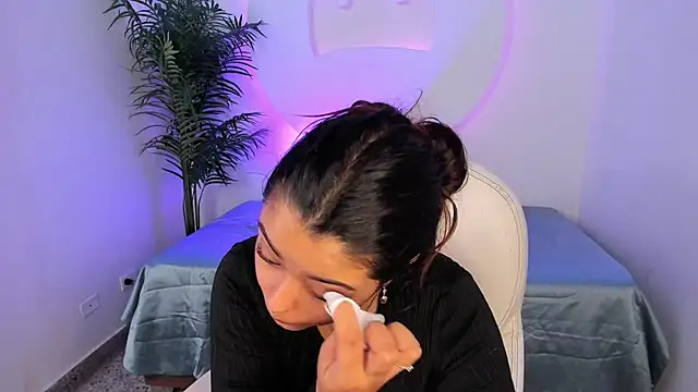 Ariana Pierce online show from 12.20.25