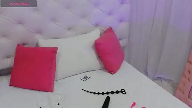 anchela-garcia1 online show from 10.31.25