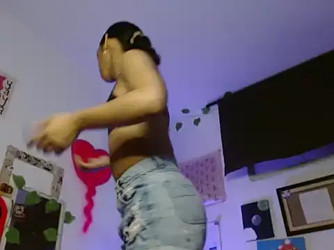 Melody200420 online show from 10.27.25