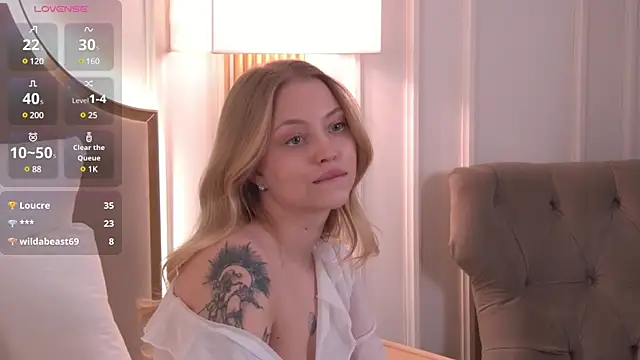 Snapshot of DorisHell chatting on 02.15.25 DorisHell online show from 02.15.25