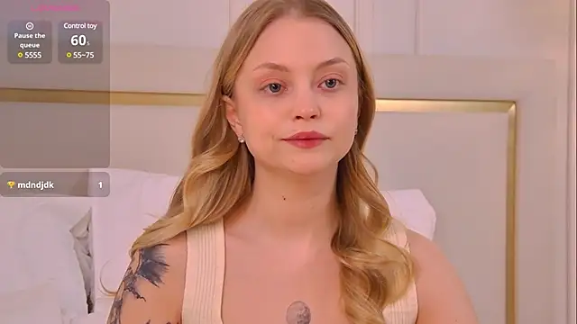 Snapshot of DorisHell chatting on 02.27.25 DorisHell online show from 02.27.25