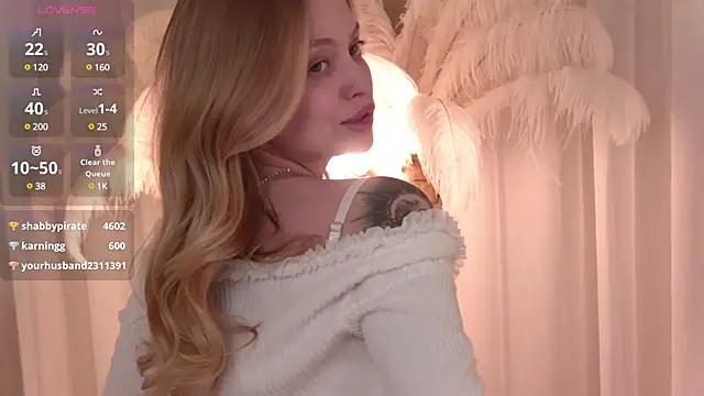 Snapshot of DorisHell chatting on 03.21.25 DorisHell online show from 03.21.25