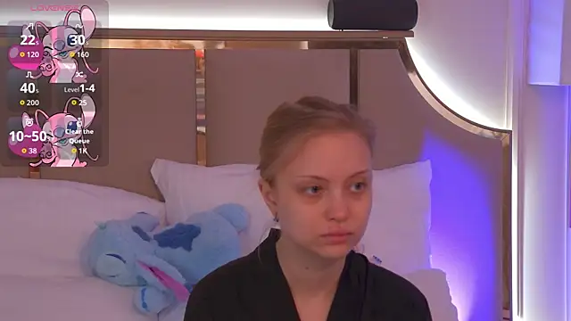 Snapshot of DorisHell chatting on 11.09.25 DorisHell online show from 11.09.25