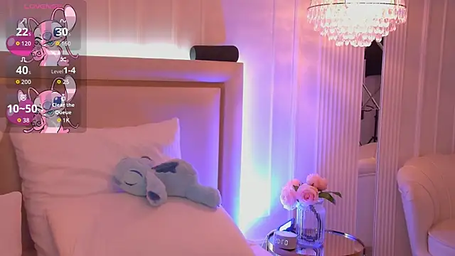 Snapshot of DorisHell chatting on 11.23.25 DorisHell online show from 11.23.25