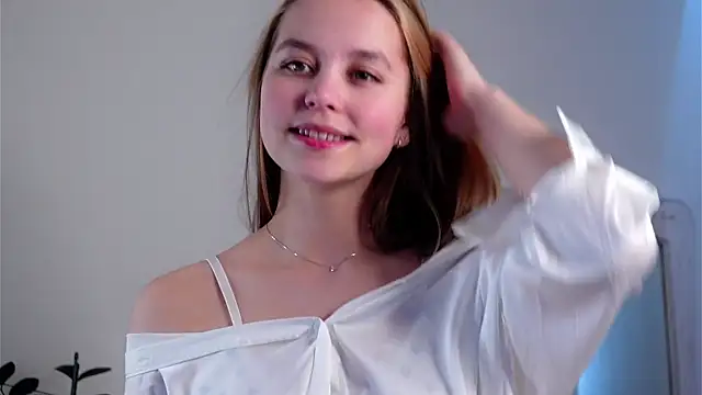 Snapshot of FalineDowlen chatting on 02.13.25 FalineDowlen online show from 02.13.25