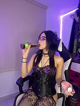 vampy dolll online show from 12.20.25