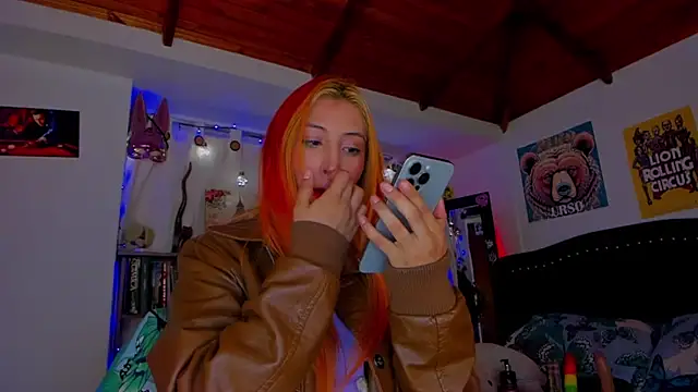 Snapshot of cuteweed420 chatting on 01.04.25 cuteweed420 online show from 01.04.25