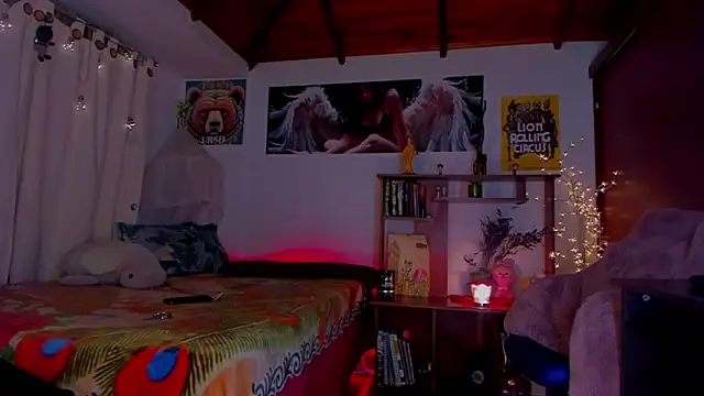 Snapshot of cuteweed420 chatting on 02.18.25 cuteweed420 online show from 02.18.25