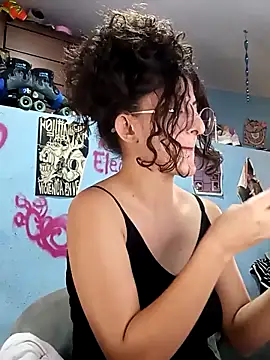 LoveElectra online show from 12.16.25