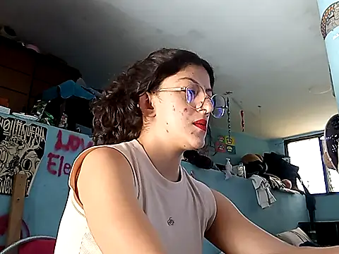 Snapshot of LoveElectra chatting on 01.16.26 LoveElectra online show from 01.16.26