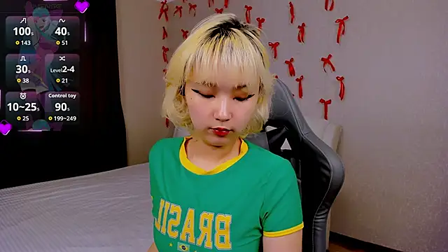 Milla Aheo online show from 02.12.26