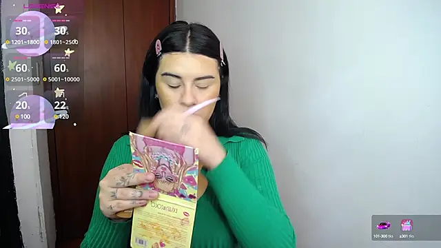 Snapshot of SaraBraun_ chatting on 01.09.25 SaraBraun online show from 01.09.25