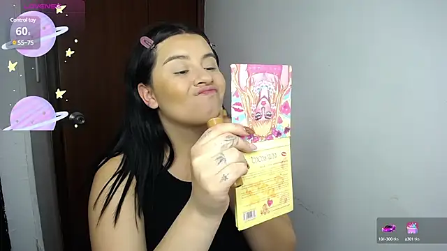 Snapshot of SaraBraun_ chatting on 01.23.25 SaraBraun online show from 01.23.25