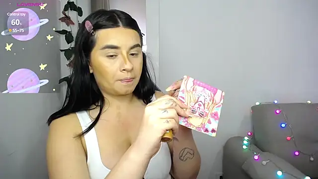 Snapshot of SaraBraun_ chatting on 02.18.25 SaraBraun online show from 02.18.25