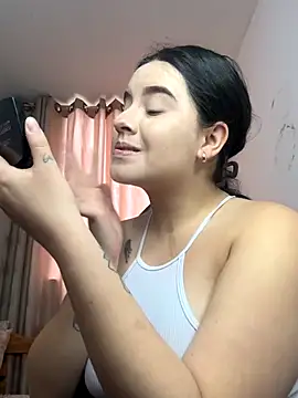 Snapshot of SaraBraun_ chatting on 10.14.25 SaraBraun online show from 10.14.25