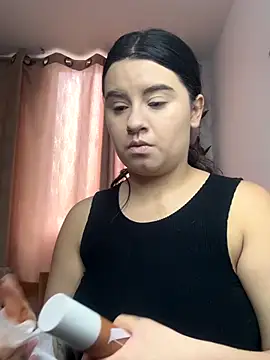 Snapshot of SaraBraun_ chatting on 10.29.25 SaraBraun online show from 10.29.25