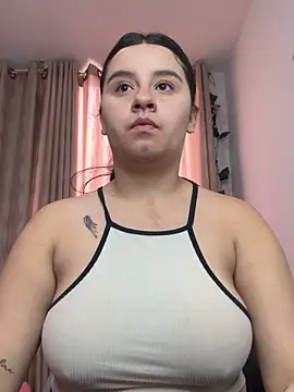 Snapshot of SaraBraun_ chatting on 11.13.25 SaraBraun online show from 11.13.25