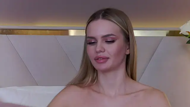 KristinaMaers online show from 02.20.25