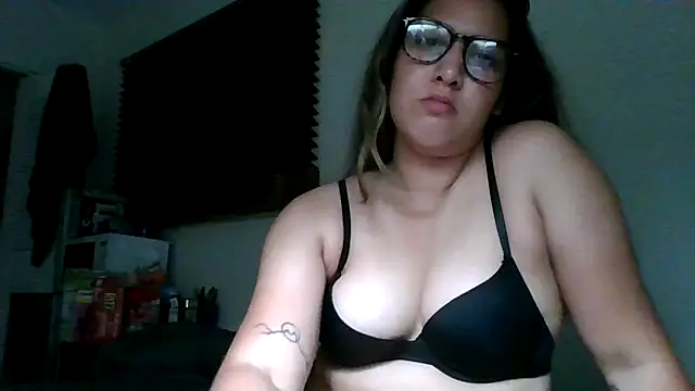 naughtynadia0502 online show from 04.01.26